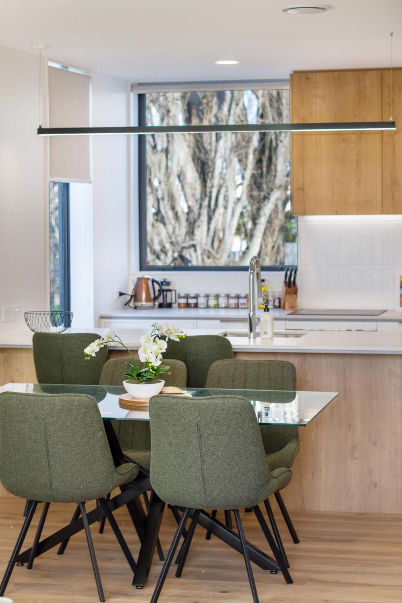 Warm With 2 Free Carparks Apartamento